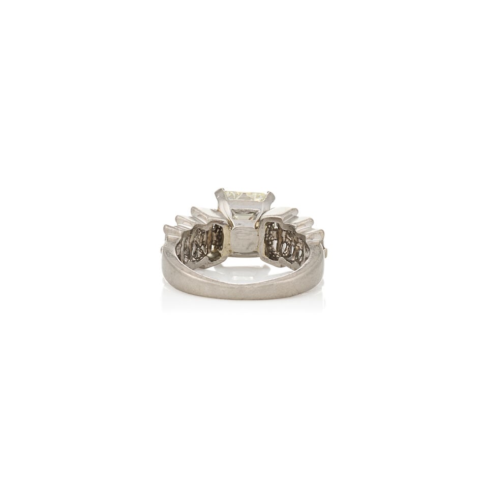 A PLATINUM AND DIAMOND SOLITAIRE - 3