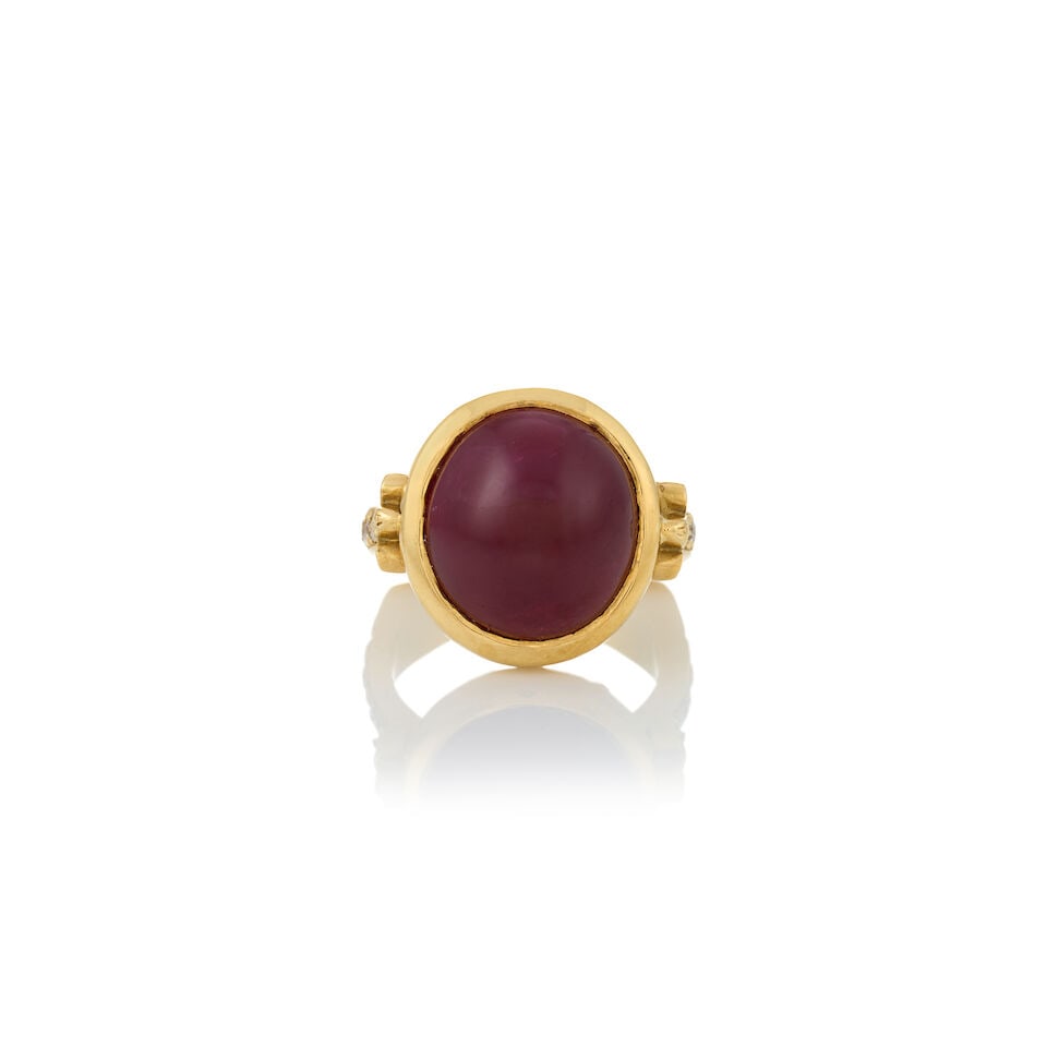 AN 18K GOLD, RUBY, AND DIAMOND RING (1 of 5)