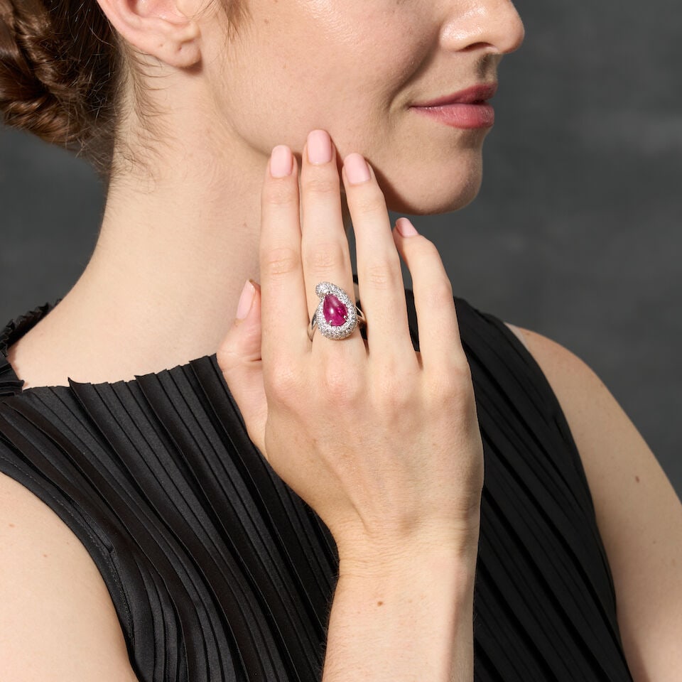 A PLATINUM, RUBY, AND DIAMOND RING - 2