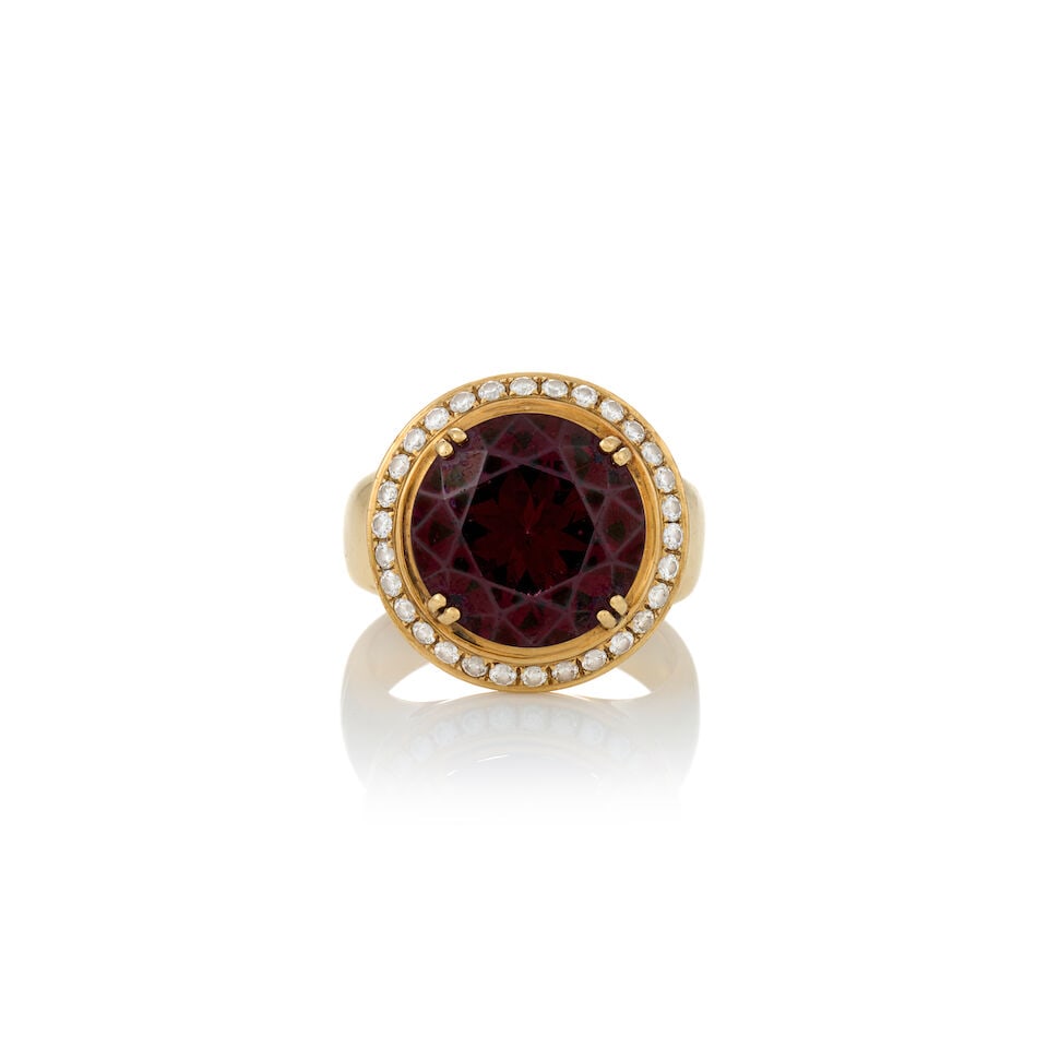 AN 18K GOLD, GARNET, AND DIAMOND RING (1 of 5)