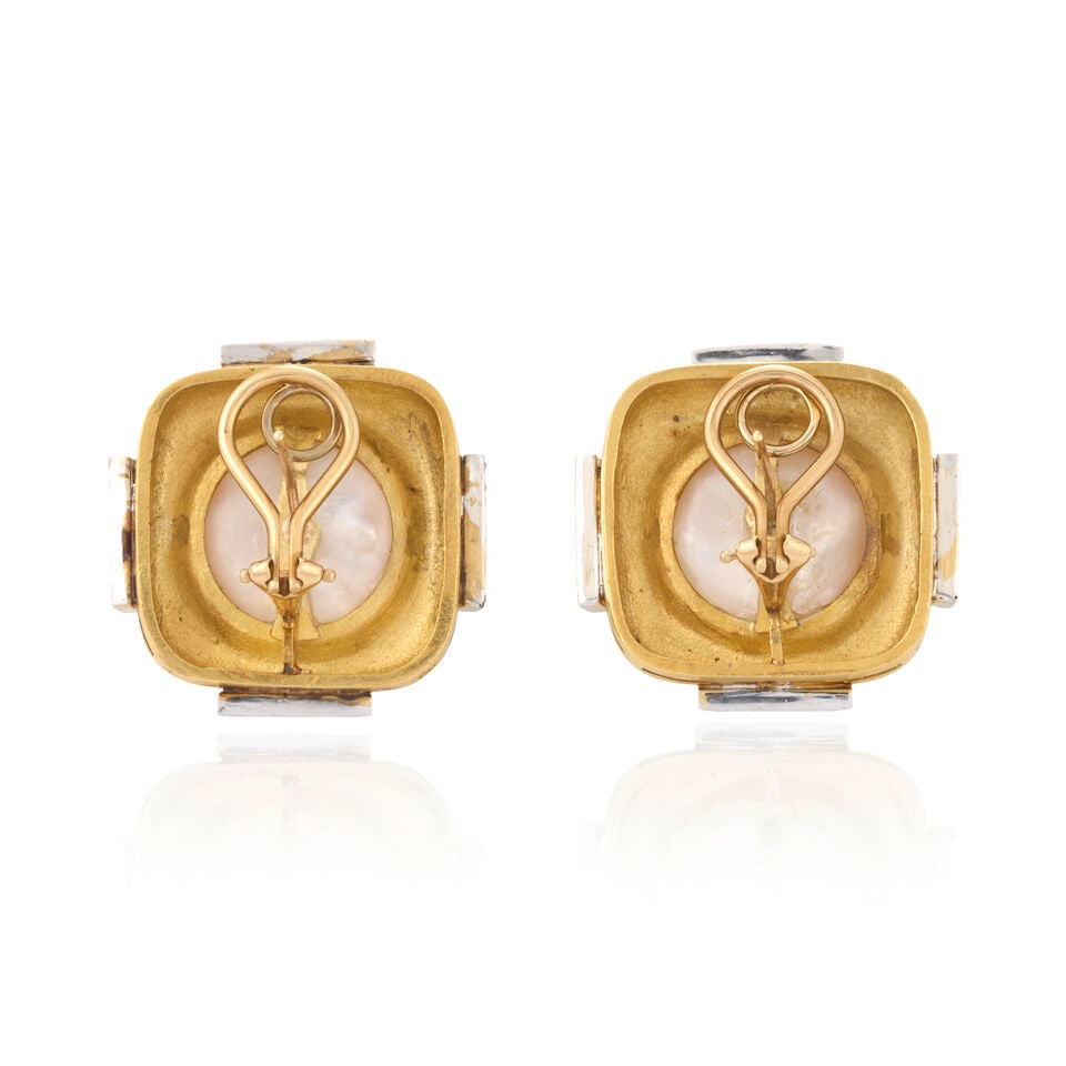 A PAIR OF BI-COLOR GOLD, MABÉ PEARL, AND DIAMOND EARRINGS - 3