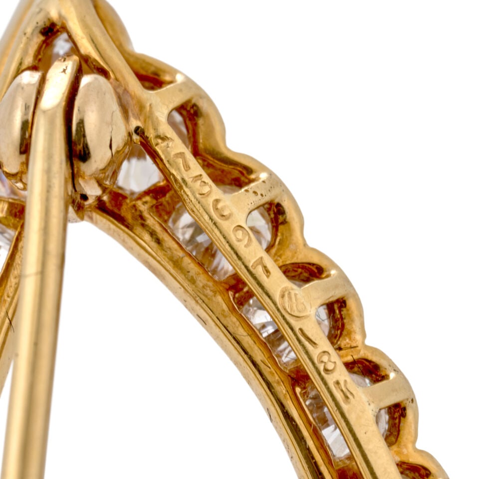 OSCAR HEYMAN: AN 18K GOLD, RUBY, AND DIAMOND PENDANT/BROOCH - 3
