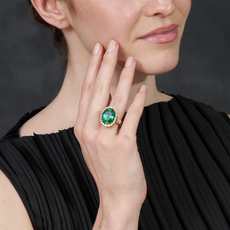 AN 18K GOLD, TOURMALINE, AND DIAMOND RING - 2