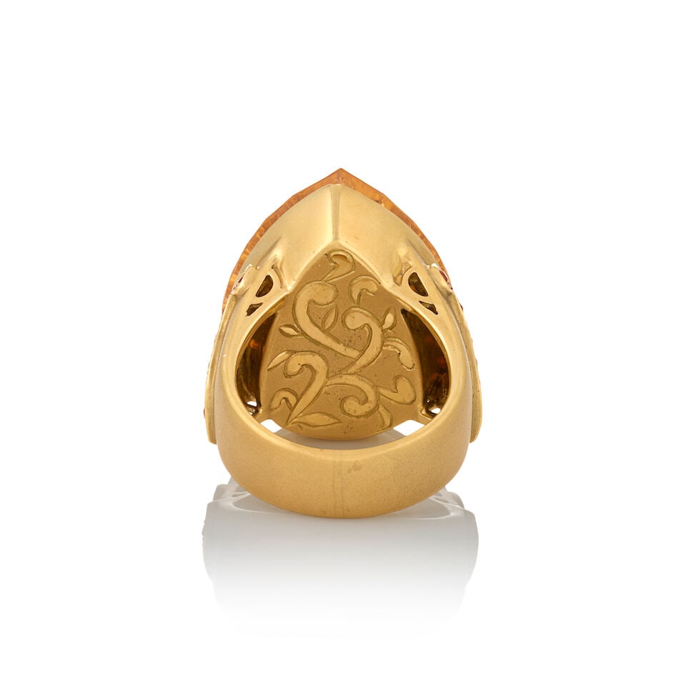 PAULA CREVOSHAY: AN 18K GOLD AND FIRE OPAL RING - 5
