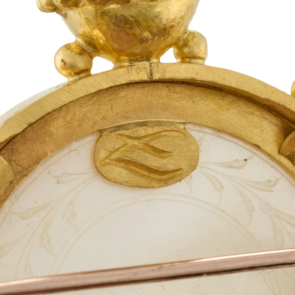 ELIZABETH LOCKE: AN 18K GOLD, MOTHER-OF-PEARL, AND CULTURED PEARL BROOCH - 3