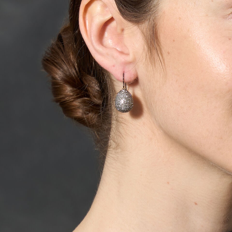 A PAIR OF DIAMOND DROP EARRINGS - 2