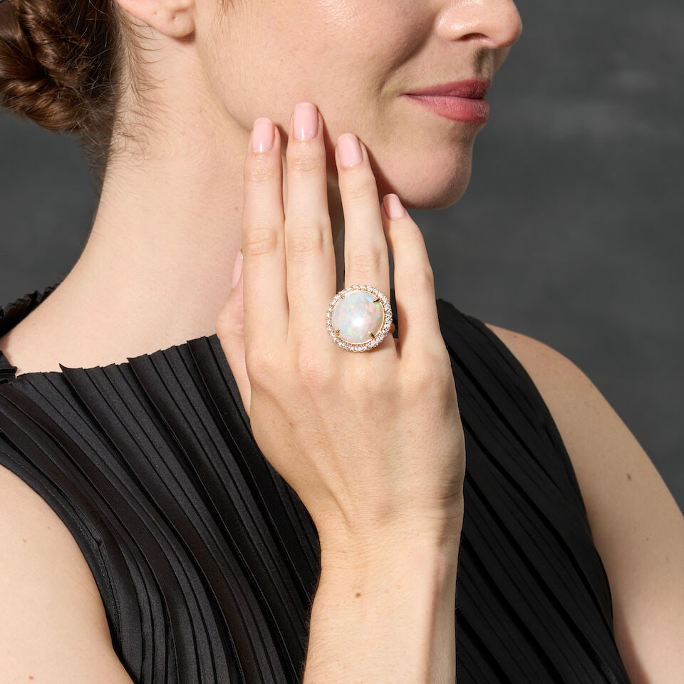 A 14K GOLD, OPAL, AND DIAMOND RING - 3