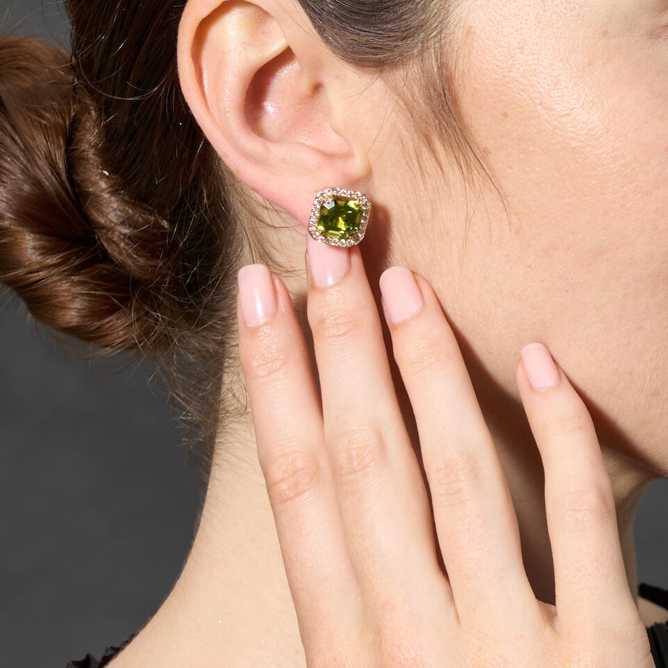 A PAIR OF GOLD, PERIDOT, AND DIAMOND EARRINGS - 3
