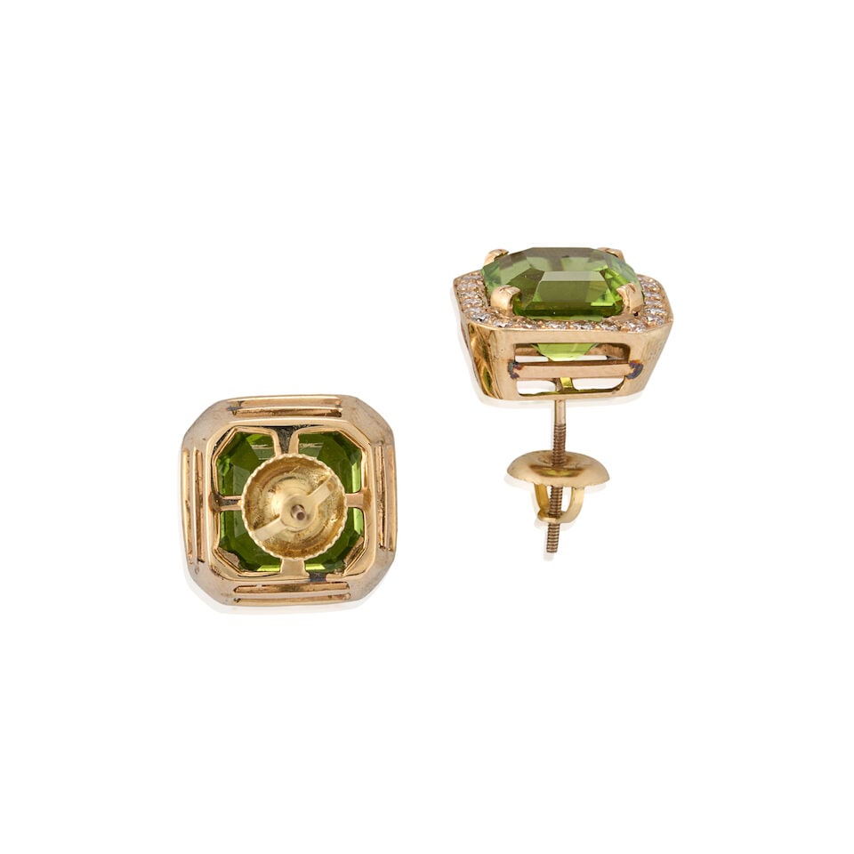 A PAIR OF GOLD, PERIDOT, AND DIAMOND EARRINGS - 4