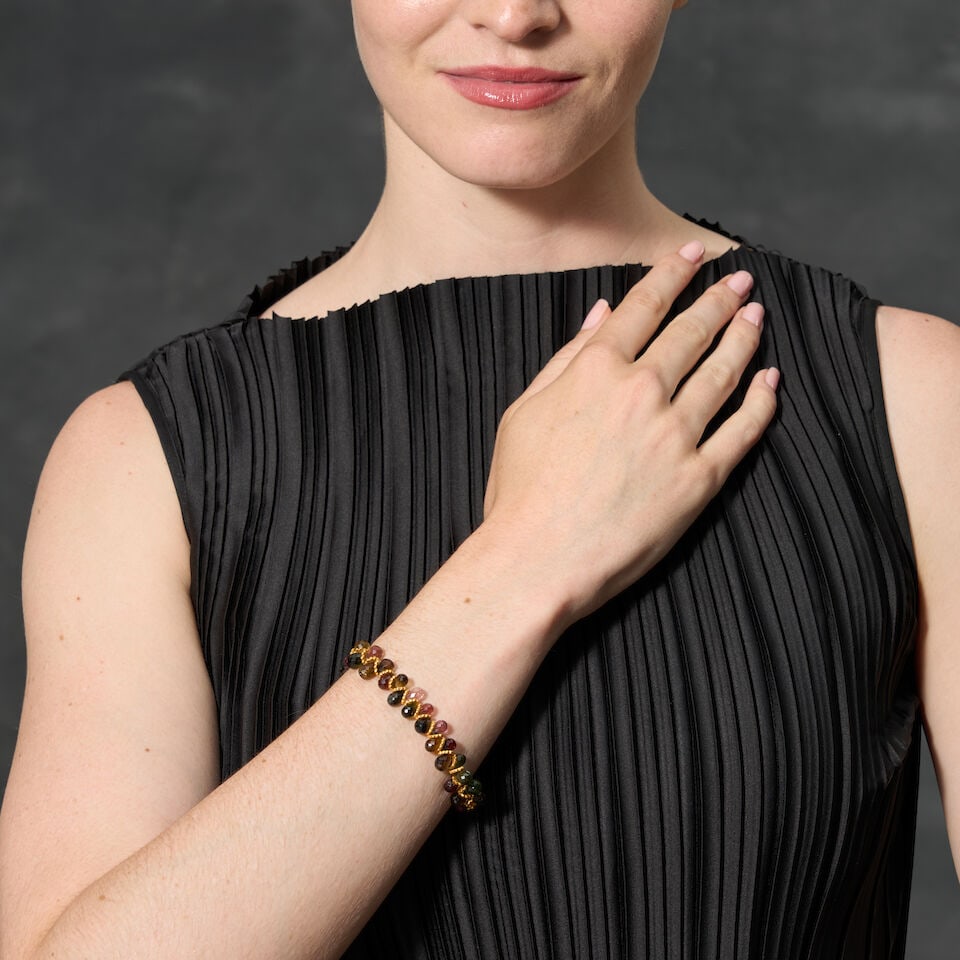 AN 18K GOLD AND TOURMALINE BRACELET - 3