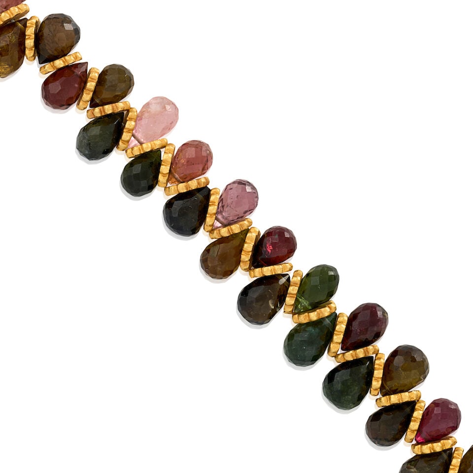 AN 18K GOLD AND TOURMALINE BRACELET - 5