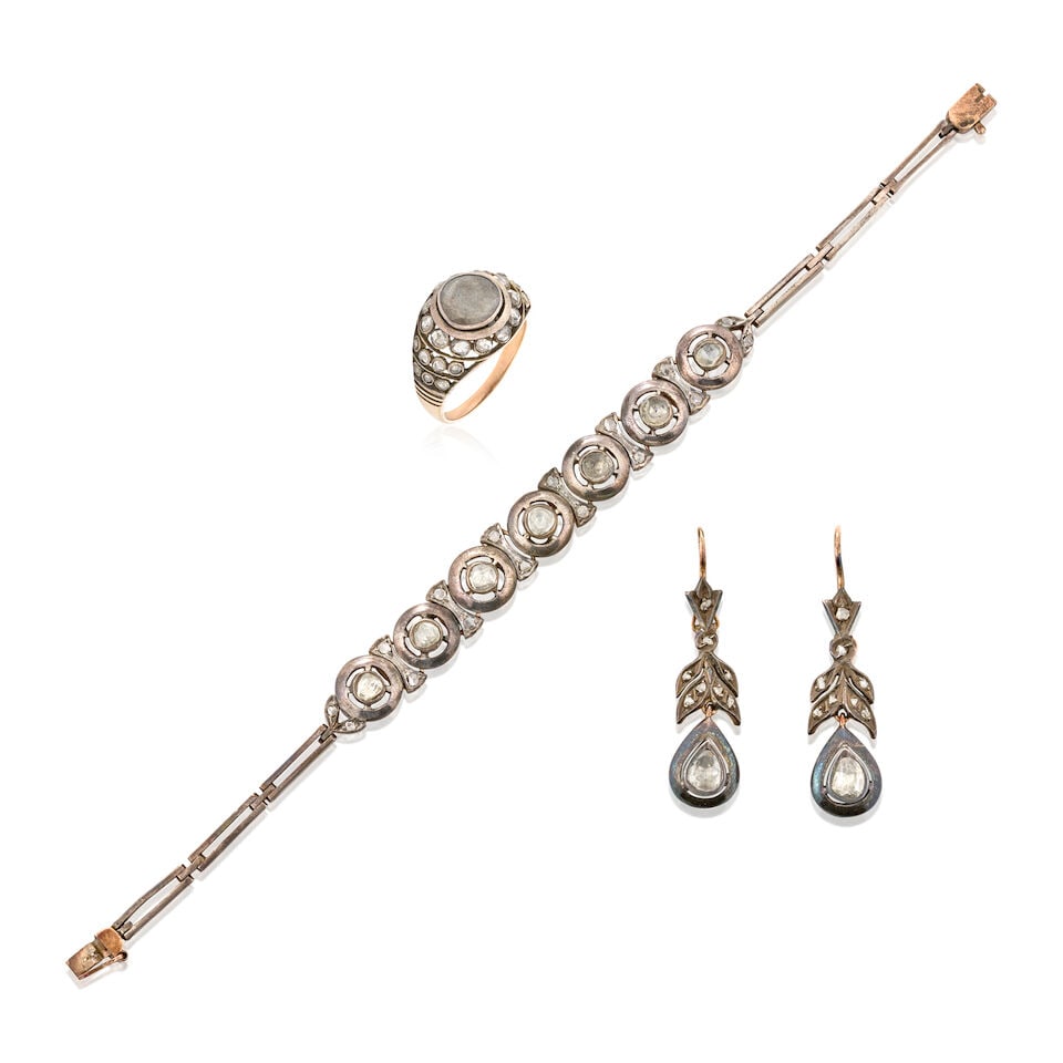A SUITE OF DIAMOND JEWELRY (1 of 3)