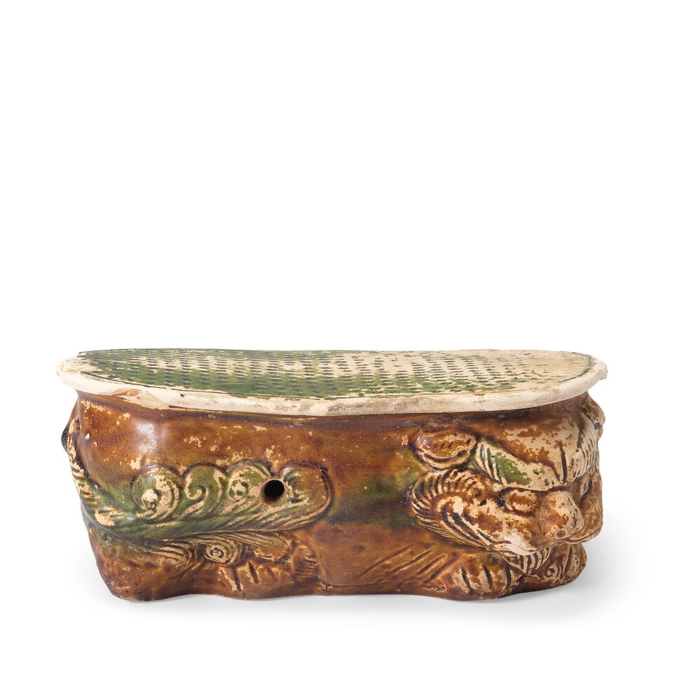 AN AMBER AND GREEN-GLAZED POTTERY 'LION' PILLOW Jin Dynasty - 3
