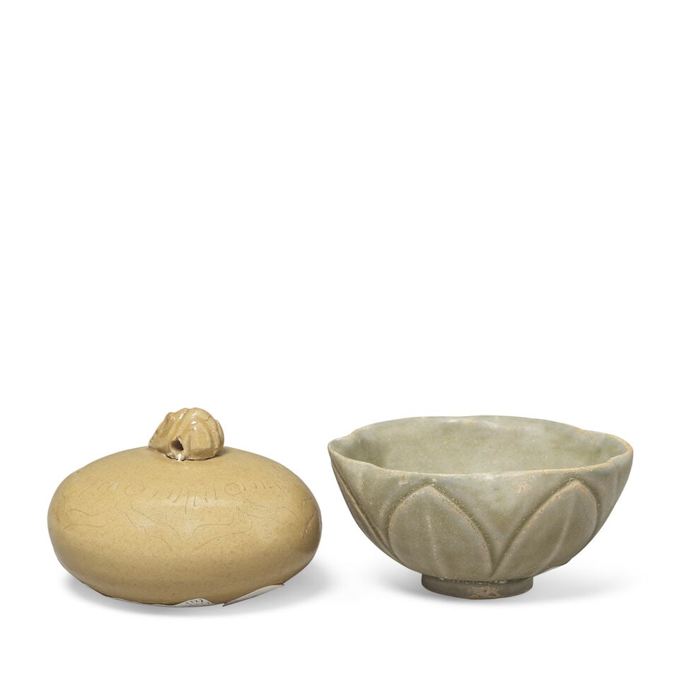 A CARVED CELADON 'LOTUS' BOWL AND A CELADON-GLAZED HANDWARMER Northern Song Dynasty (2) - 2