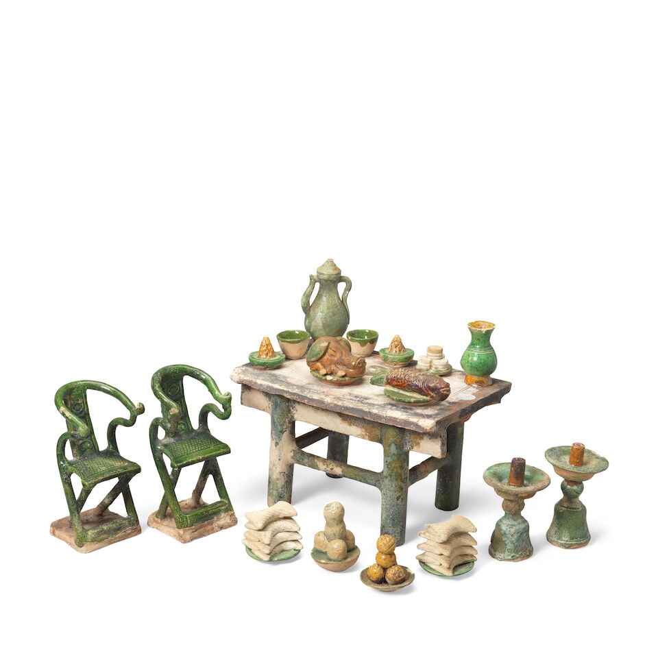 A GROUP OF GLAZED POTTERY FUNERARY MODELS OF AN OFFERING TABLE AND ACCESSORIES Ming Dynasty (18) - 3