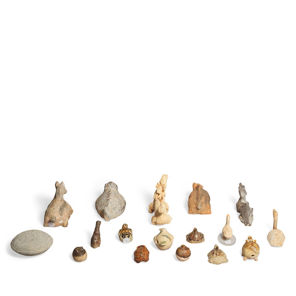 A GROUP OF POTTERY ANIMALS AND WEIGHTS Han Dynasty and later (17) - 2
