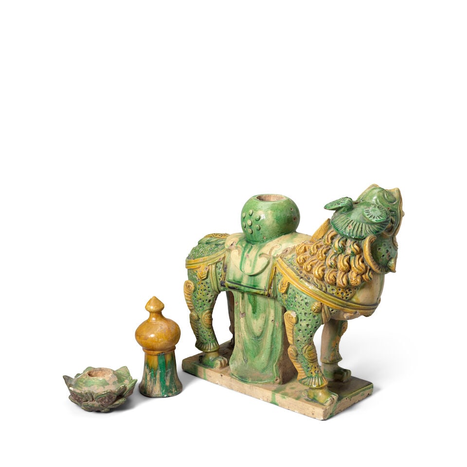 A LARGE GLAZED POTTERY CAPARISONED LION AND TWO ARCHITECTURAL ELEMENTS Ming Dynasty (3) - 3