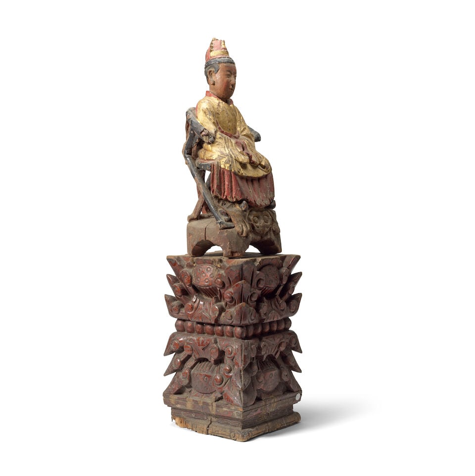 A LARGE CARVED GILT AND LACQUERED WOOD SEATED FIGURE Ming Dynasty (2) - 3