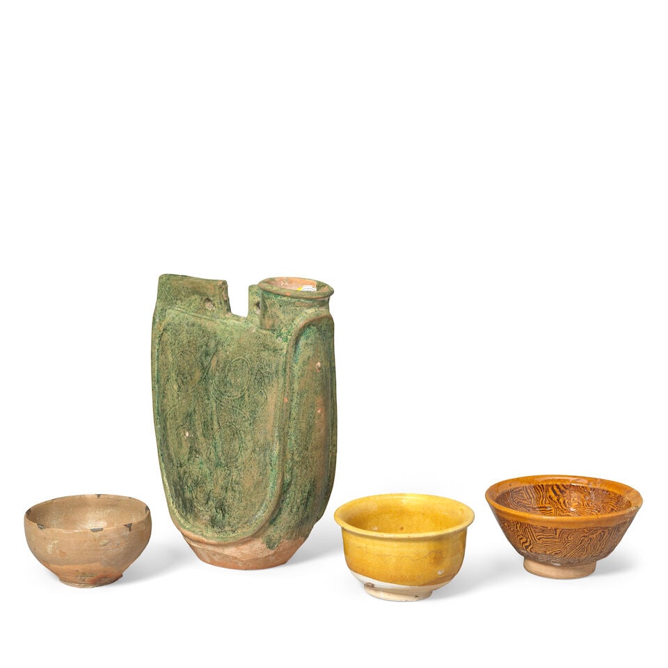 A GREEN-GLAZED POTTERY FLASK AND THREE GLAZED BOWLS Tang/Liao Dynasty (4) - 2