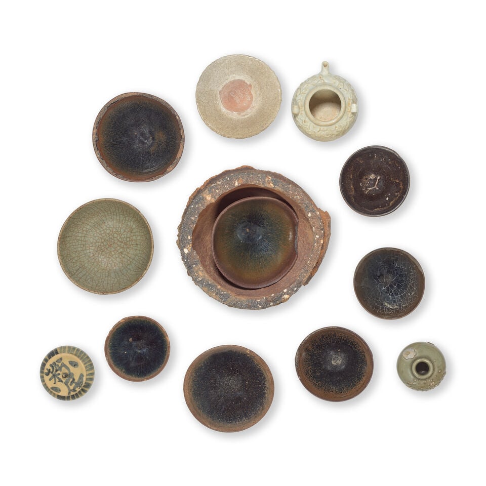 A GROUP OF MISCELLANEOUS CERAMIC BOWLS AND VESSELS Song and Yuan to Ming Dynasty (13) - 2