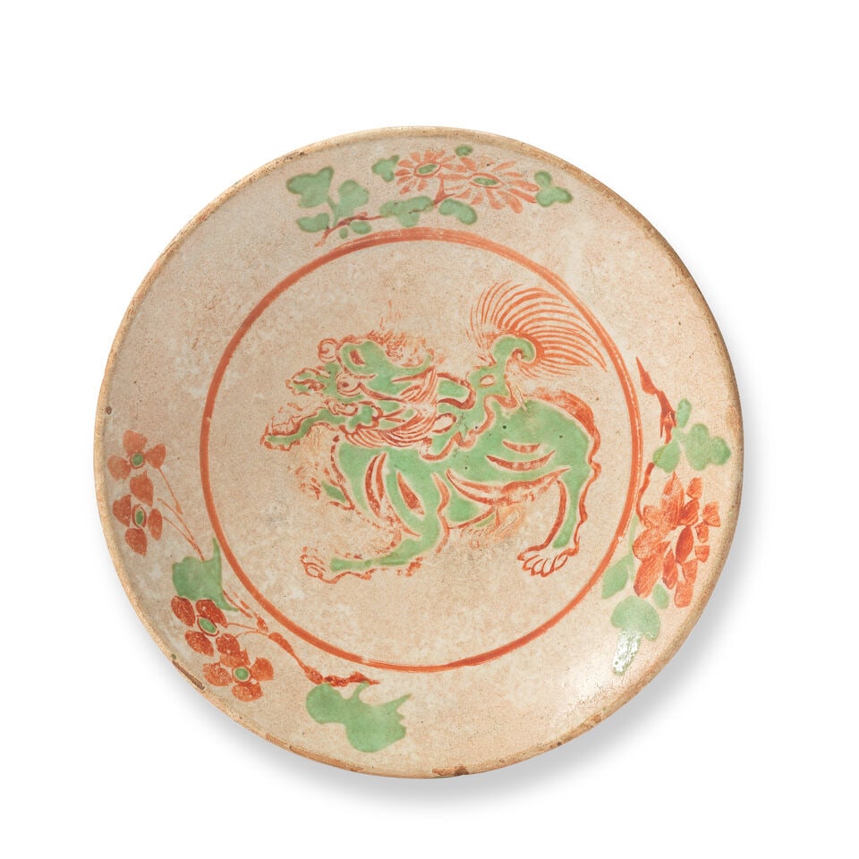 A GREEN AND RED ENAMELLED 'LION' DISH Jin/Yuan Dynasty (1 of 3)