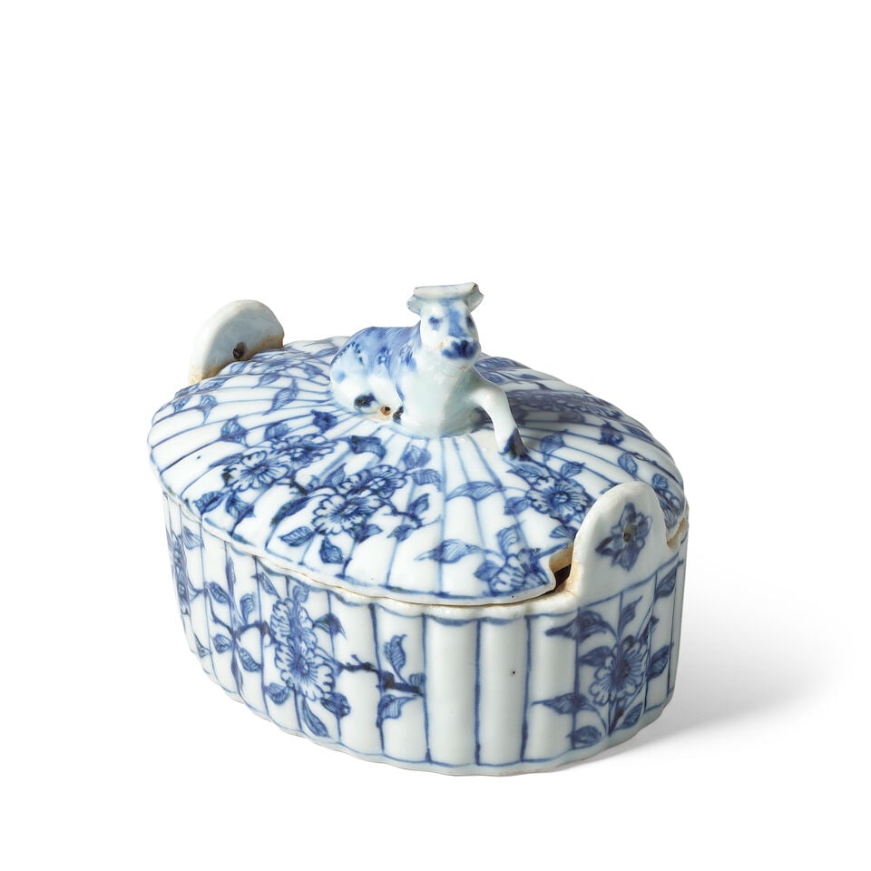 A BLUE AND WHITE DELFT-STYLE BUTTER TUB AND COVER Qianlong - 3