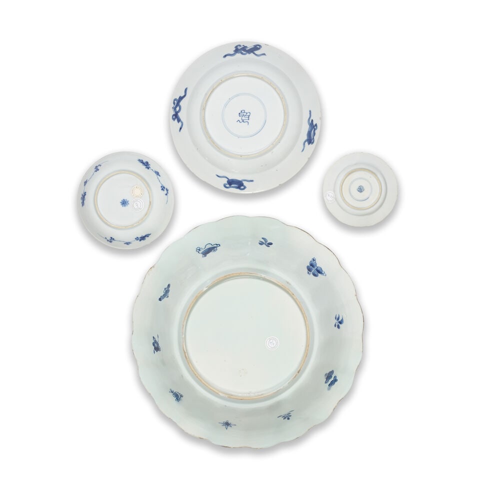 FOUR BLUE AND WHITE DISHES Kangxi (4) - 2