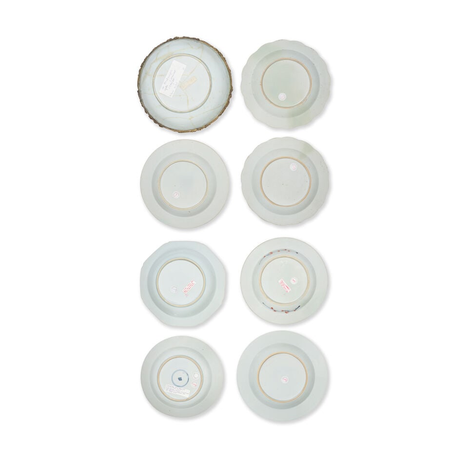 A COLLECTION OF BLUE AND WHITE AND FAMILLE ROSE DISHES Yongzheng to Qianlong (8) - 2