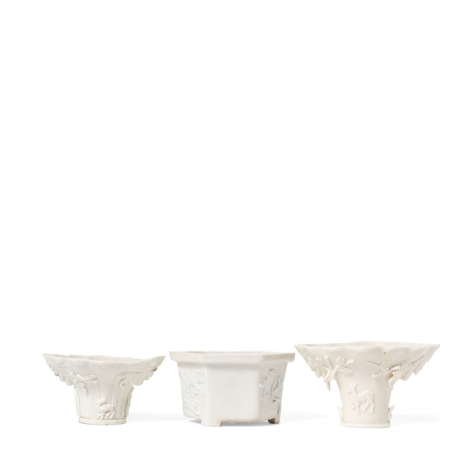 TWO BLANC-DE-CHINE LIBATION CUPS AND A SMALL BLANC-DE-CHINE JARDINIERE Kangxi (3) - 2