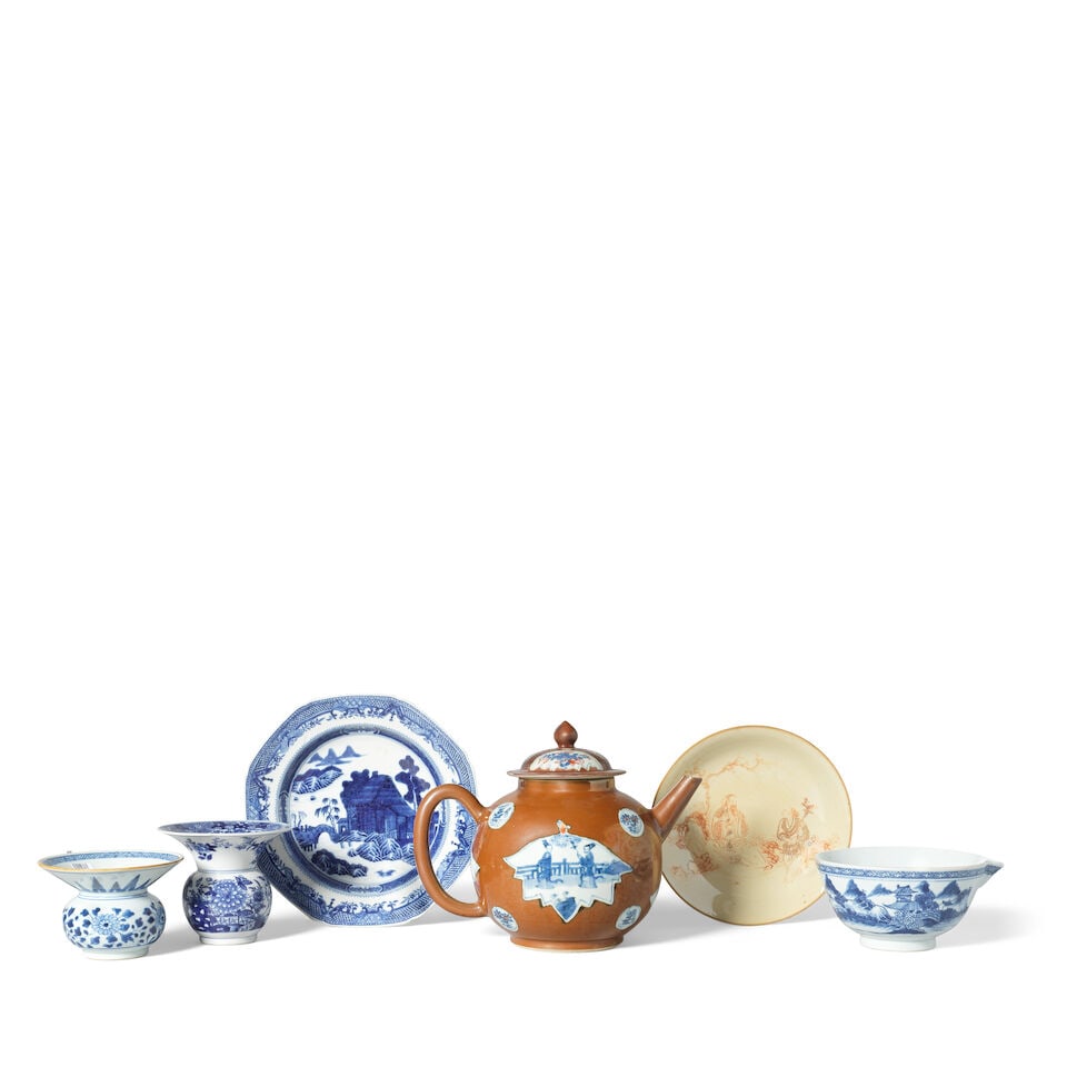 TWO BLUE AND WHITE ZHADOU, A BLUE AND WHITE DISH, A BATAVIAN WARE PUNCH POT AND COVER, A BLUE AN... (1 of 2)