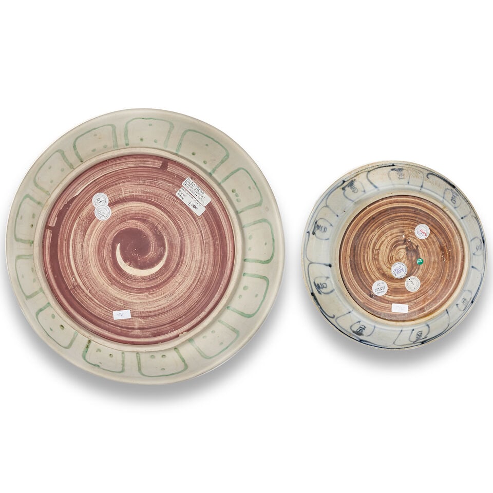 TWO BLUE AND WHITE AND ENAMELLED HOI AN HOARD 'BIRD' DISHES Vietnam, circa 1500 (2) - 2