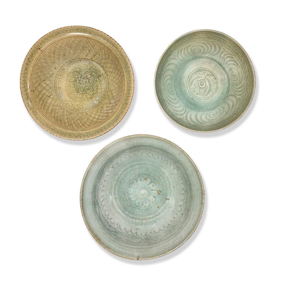 A GROUP OF SAWANKHALOK CELADON WARES 14th/15th century (4) - 2