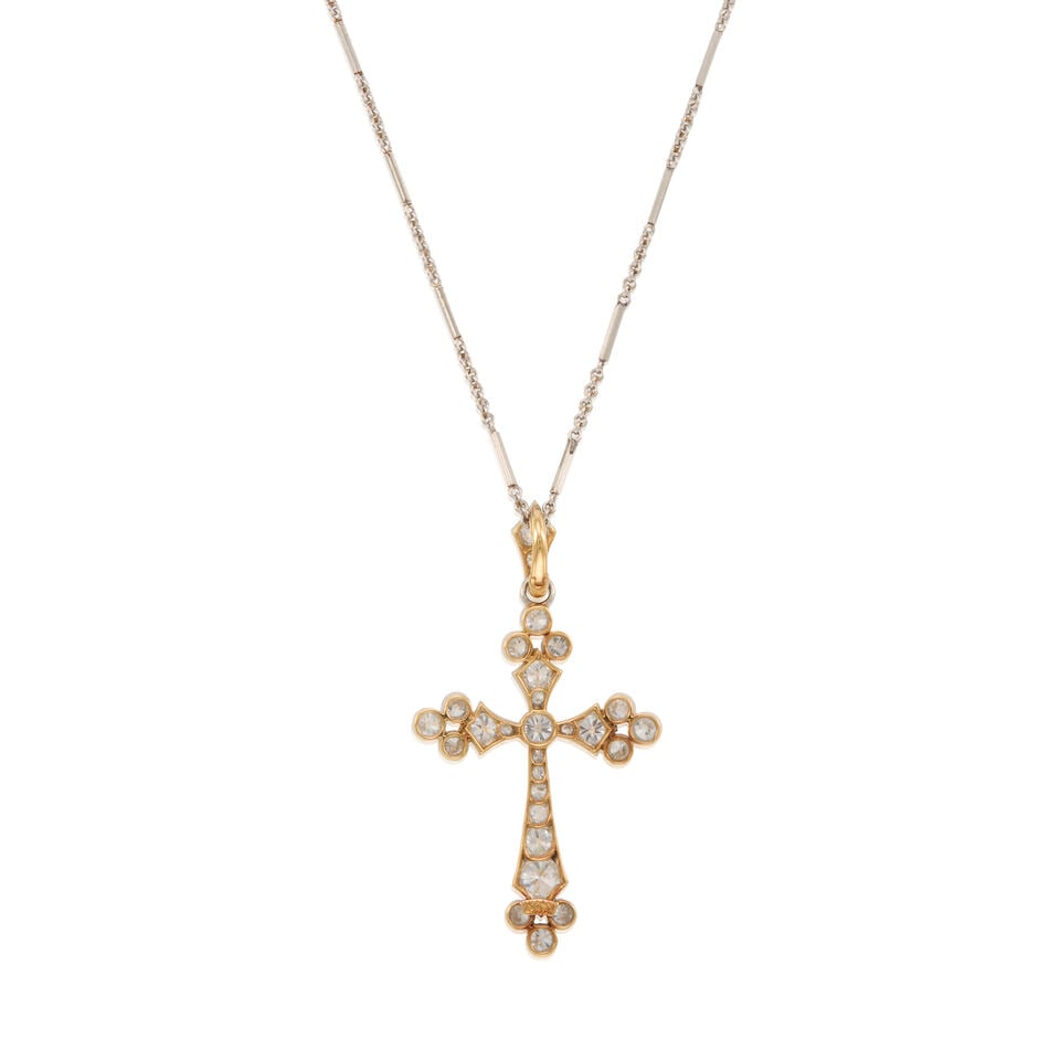TIFFANY & CO.: AN ANTIQUE PLATINUM AND 14K YELLOW GOLD DIAMOND CROSS PENDANT WITH PLATINUM CHAIN - 2