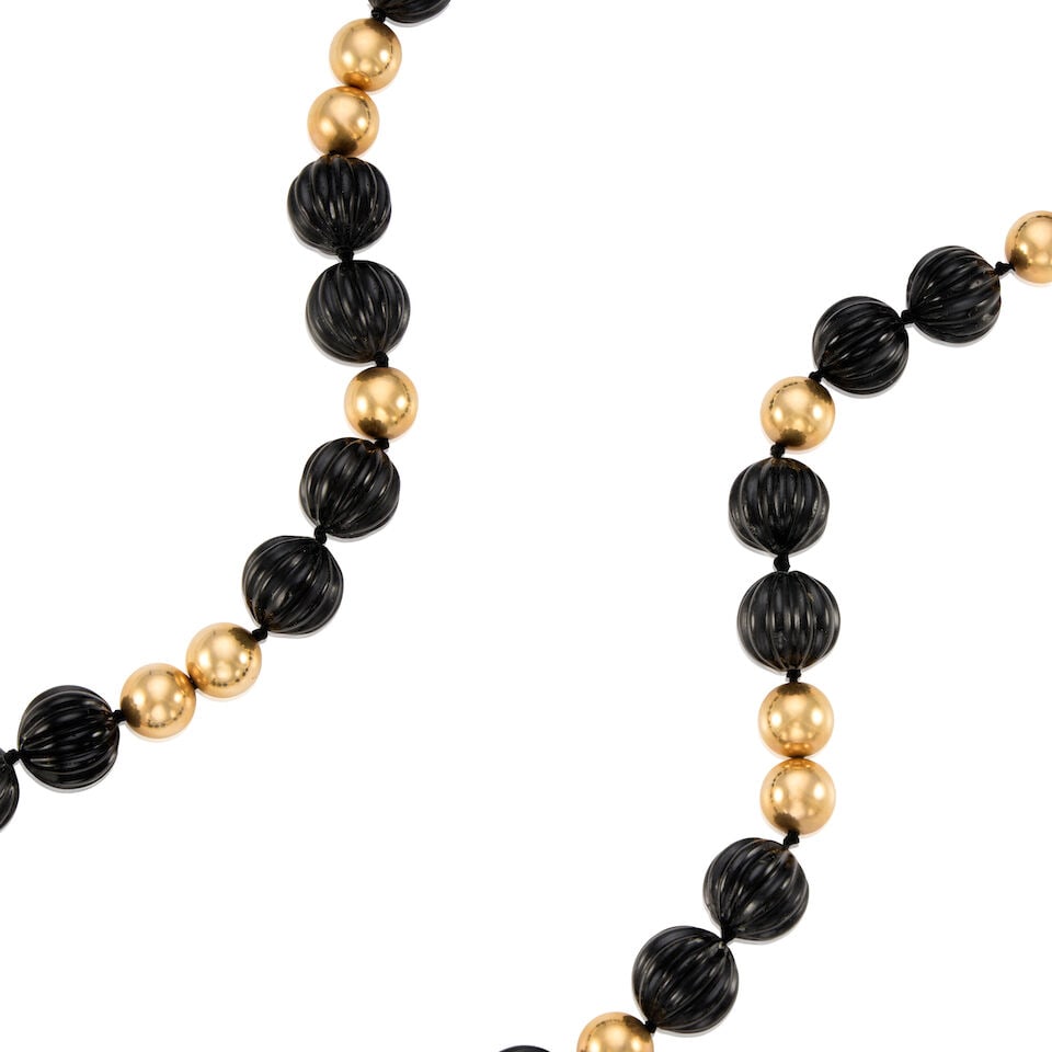 14K YELLOW GOLD AND CORAL NECKLACE - 2