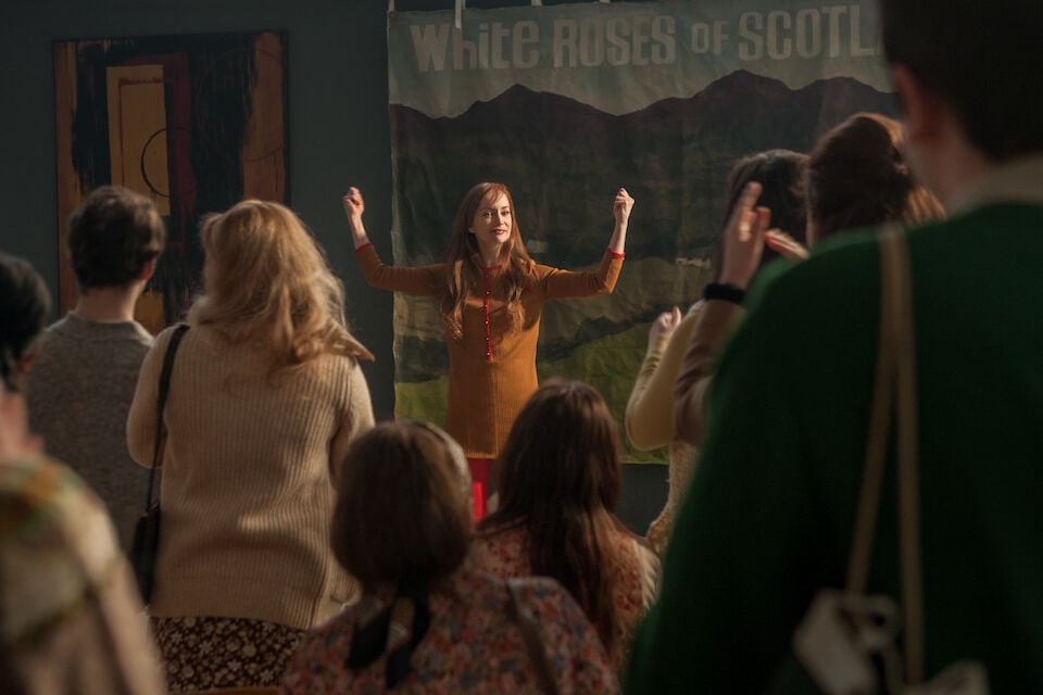 1960s daywear worn by Geillis Season 2, Episode 13, 'Dragonfly in Amber' 5 - 2