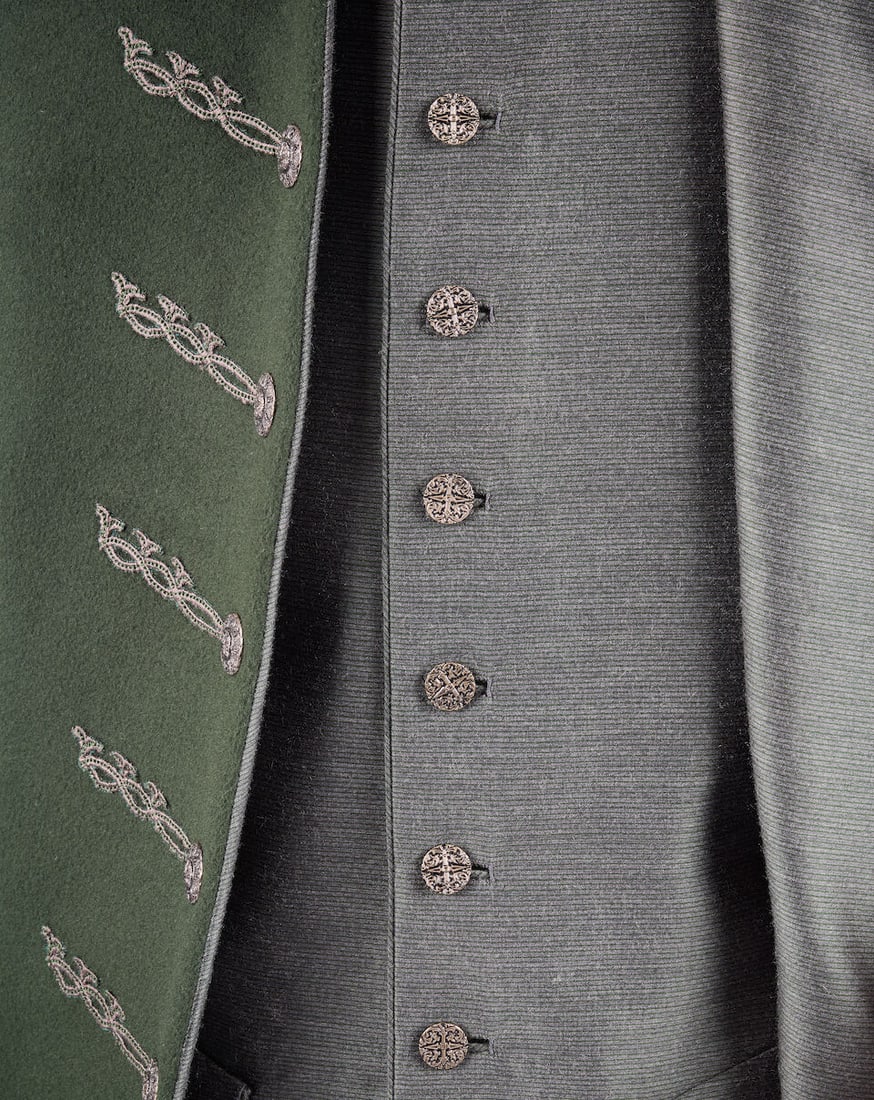 Lord John Grey's dark green formal ensemble Season 7, Episode 14, 'Ye Dinna Get Used To It' 7 - 2