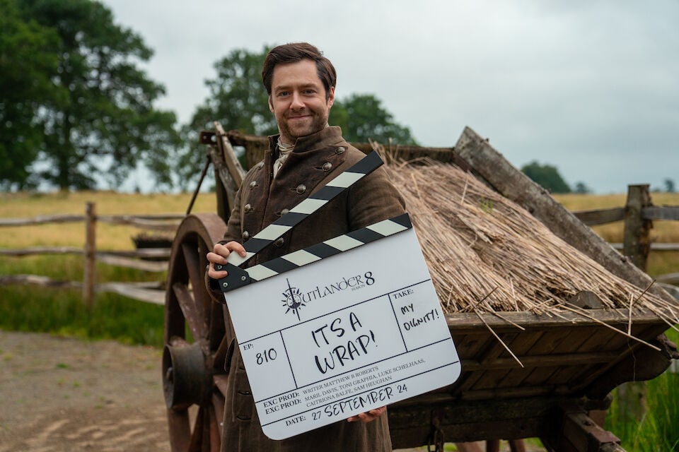 Costume worn by Roger at the Savannah Print Shop Season 8, Episode 1, 'Soul of a Rebel' 4 - 4
