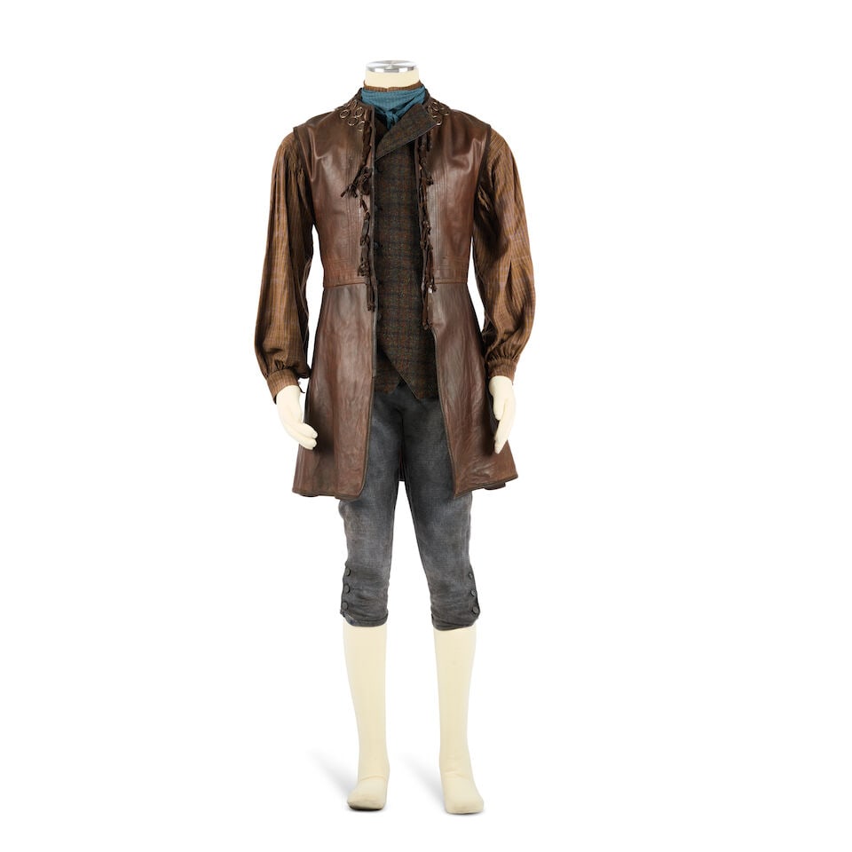 Young Ian's costume with faux-fur trimming Season 8, Episode 6, 'Blessed Are The Merciful' 6 - 2