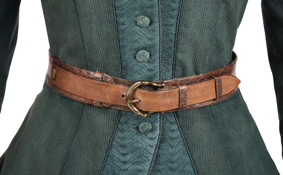 Teal bodice and skirt, worn by Claire Season 8, Episode 7, 'Evidence Of Things Not Seen' 4 - 2