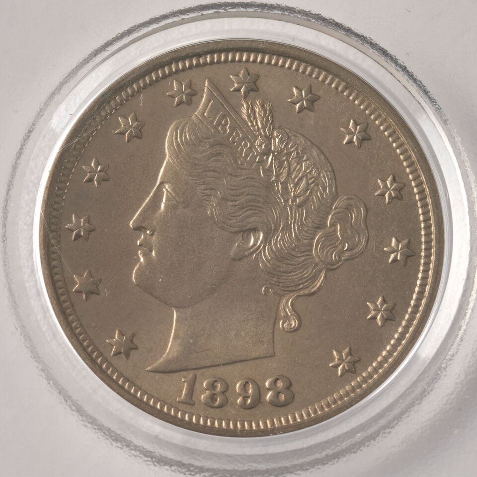 A GROUP OF UNITED STATES NICKELS. - 4