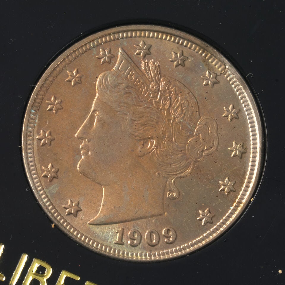 A GROUP OF UNITED STATES NICKELS. - 6