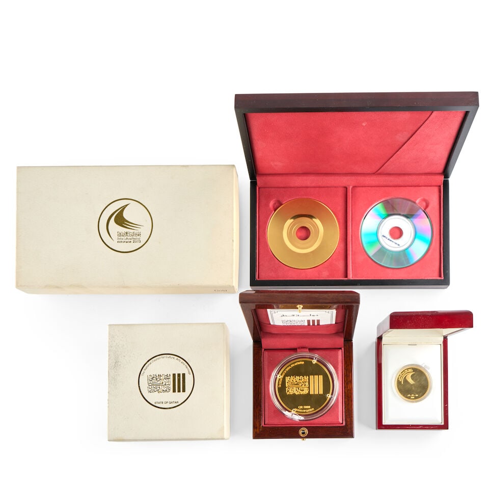 THREE QATARI PROOF GOLD COMMEMORATIVE COINS. - 2