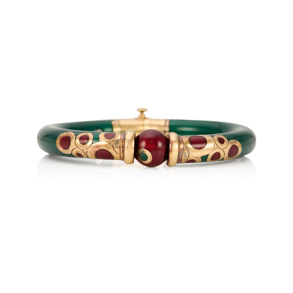NOUVELLE BAGUE: AN 18K YELLOW GOLD, STERLING SILVER, AND ENAMEL BANGLE BRACELET - 2