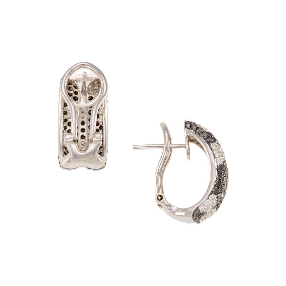 A PAIR OF 18K WHITE GOLD, DIAMOND, AND BLACK DIAMOND EARRINGS - 2