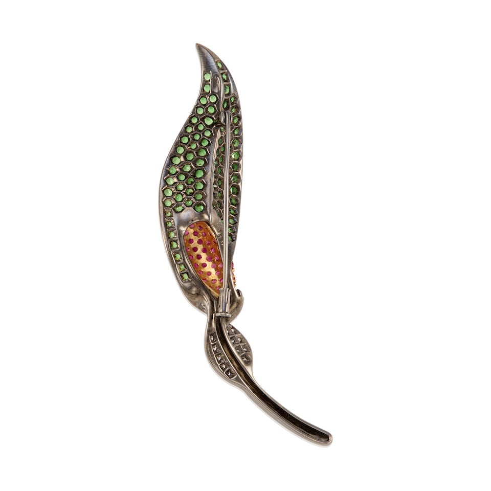 AN 18K GOLD, GARNET, SAPPHIRE, AND DIAMOND BROOCH - 2