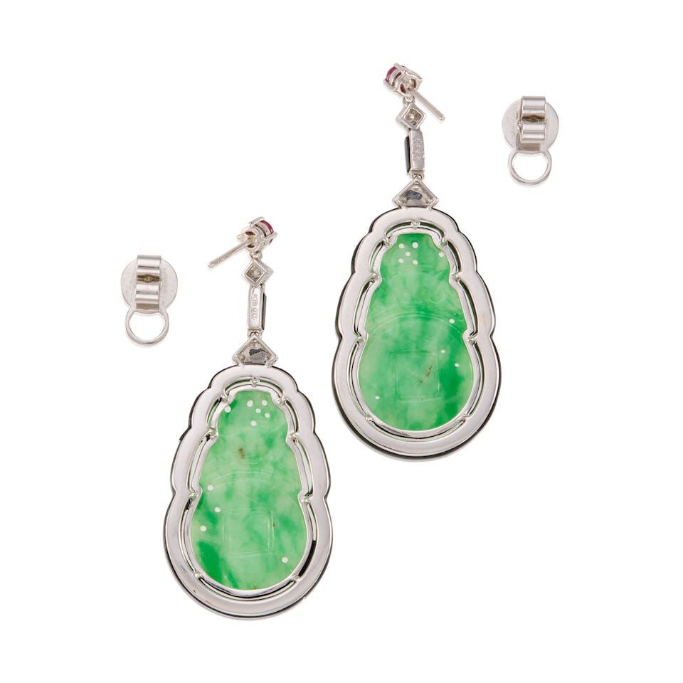 A PAIR OF 18K WHITE GOLD, JADE, AND ONYX EARRINGS - 2