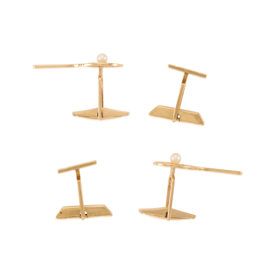 TWO PAIRS OF GOLD AND CULTURED PEARL CUFFLINKS - 2