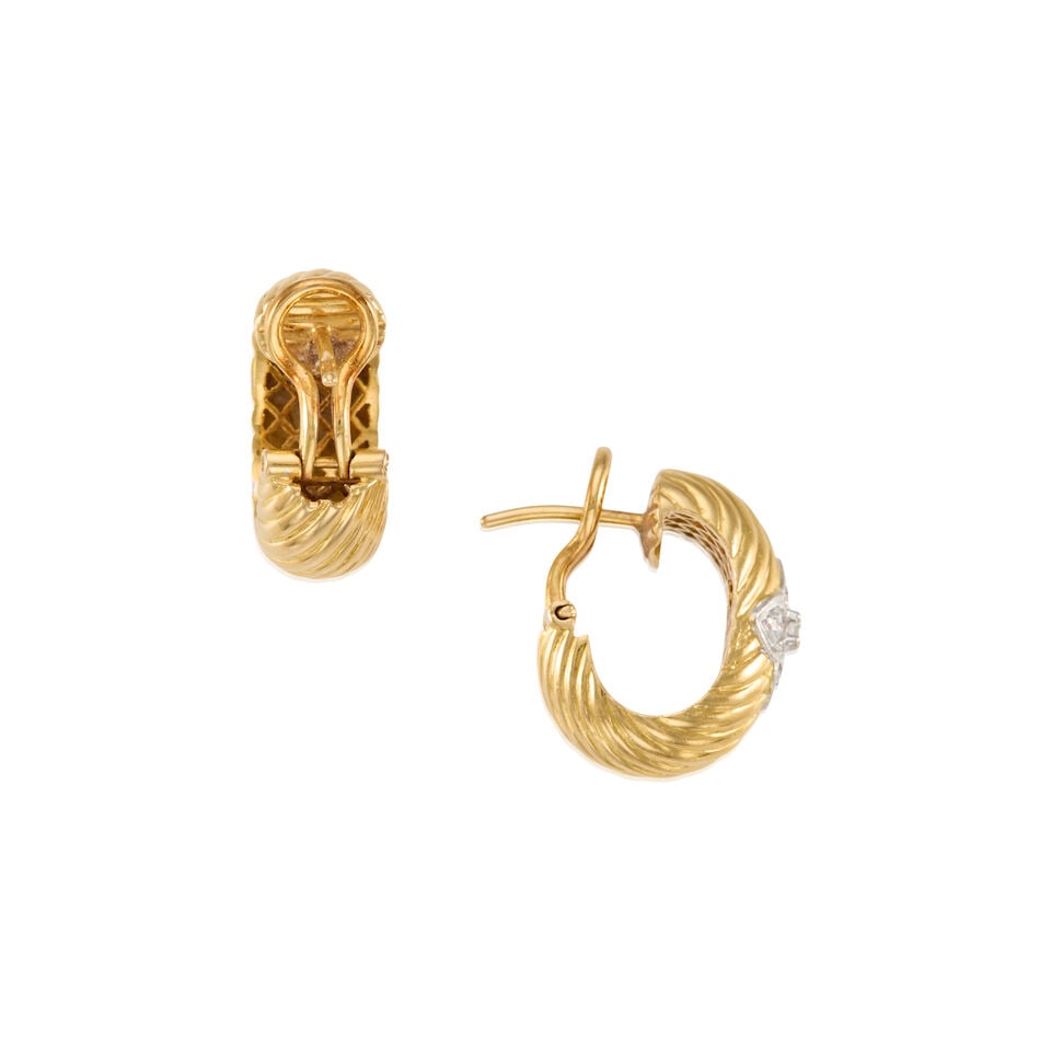 A PAIR OF 18K YELLOW GOLD AND DIAMOND EARRINGS - 2