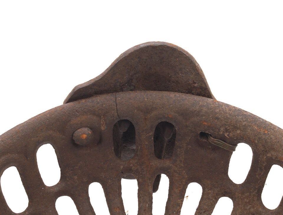 Five cast-iron tractor seats, ((5)) - 2
