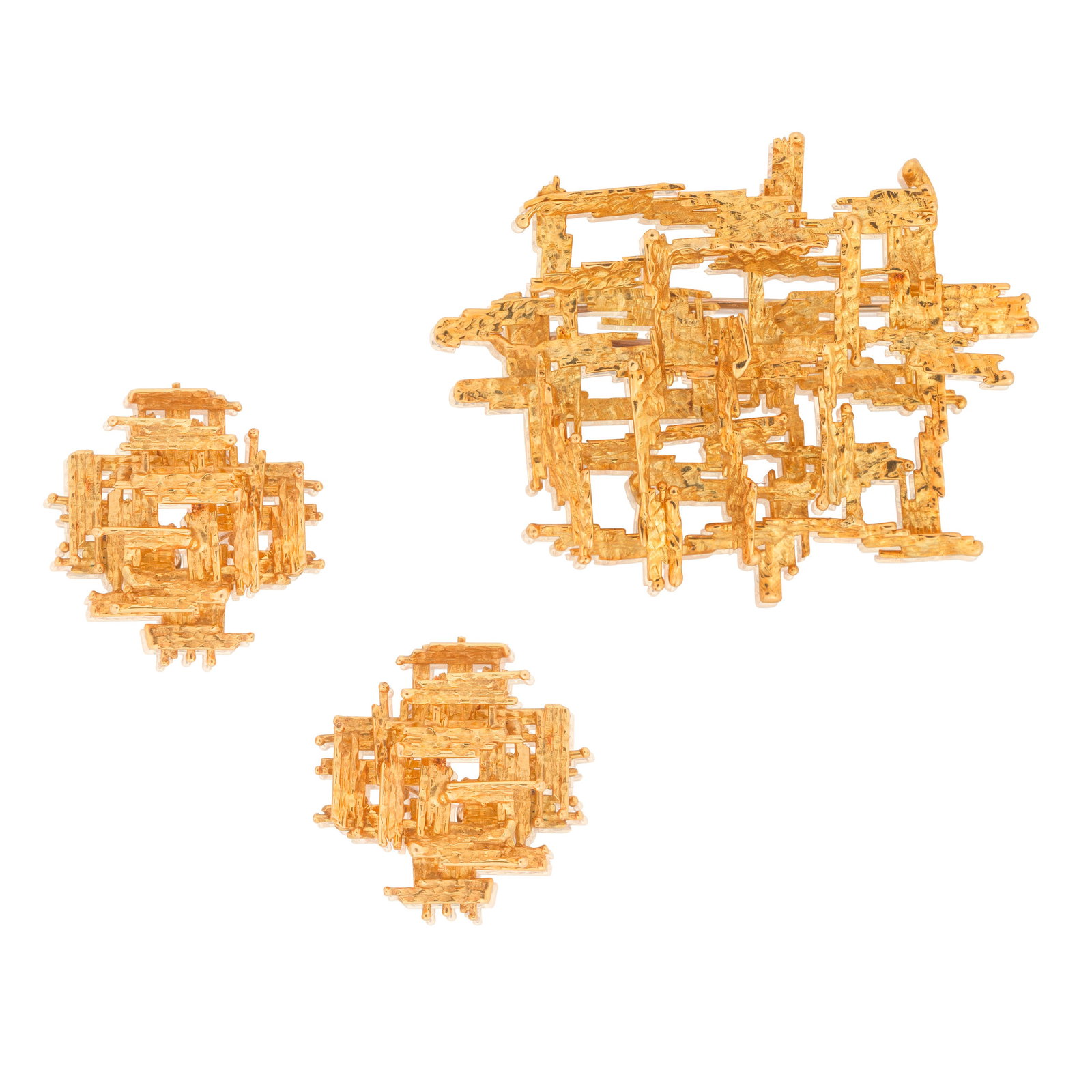 ALAN MARTIN GARD: BROOCH, 1967: ALAN MARTIN GARD: BROOCH, 1967 Of abstract openwork design, composed of intersecting textured batons, mounted in 18 carat gold, accompanied by a pair of associated earrings, brooch with maker's mark A